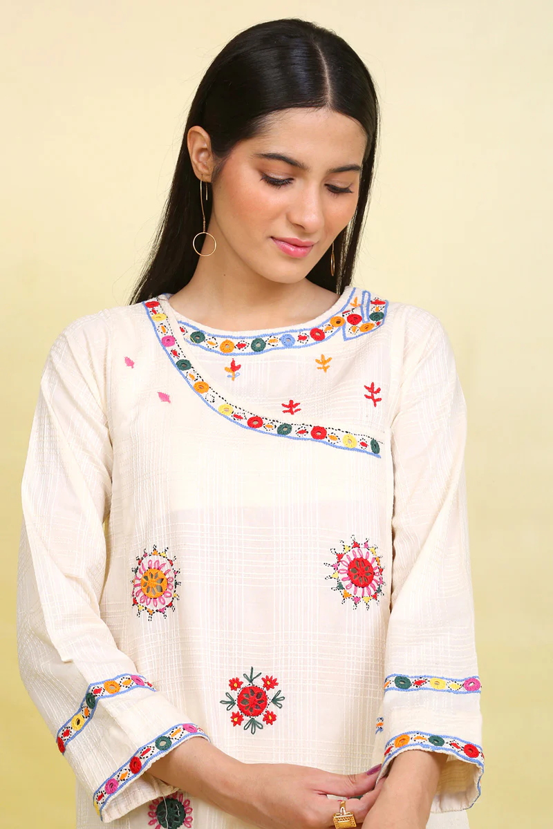 Kutch Montage Hand Embroidered Kurta - Image 4