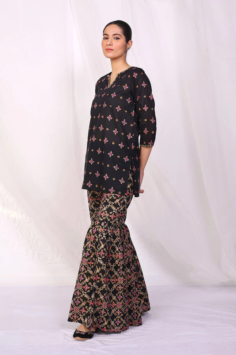 Zarnigar Gharara Set - Image 3
