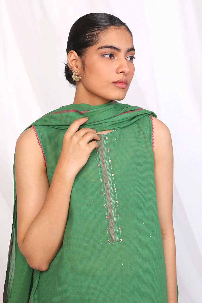 Weavers Tale Suit - Image 2