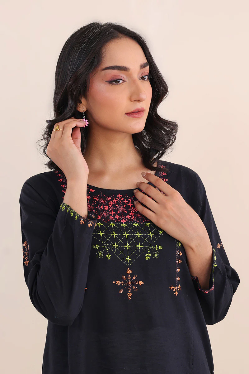 Sitara Hand Embroidered Kurta - Image 2
