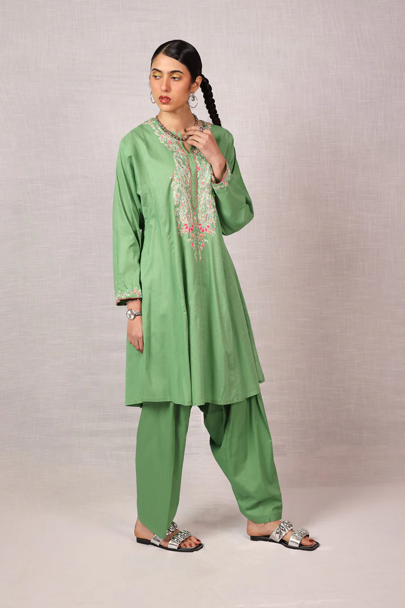 Waadi-e-Farhang Suit - Image 10