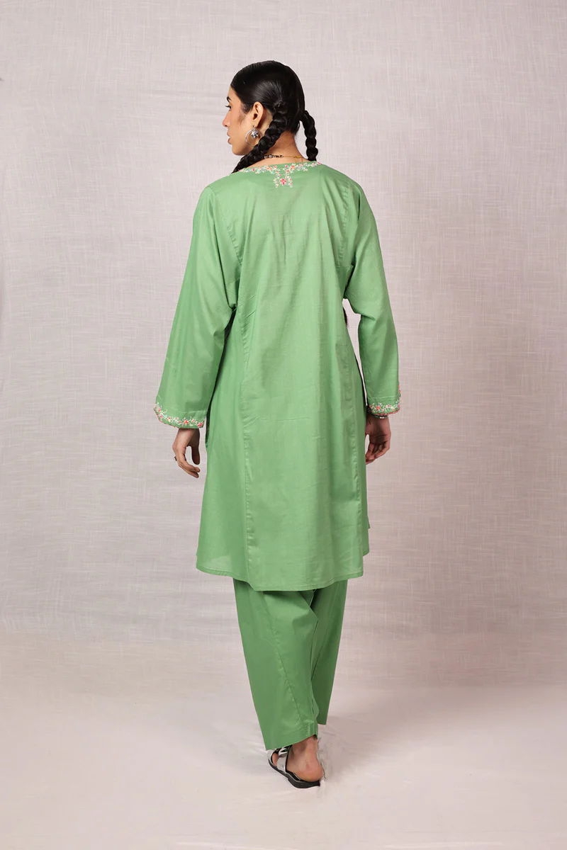 Waadi-e-Farhang Suit - Image 11