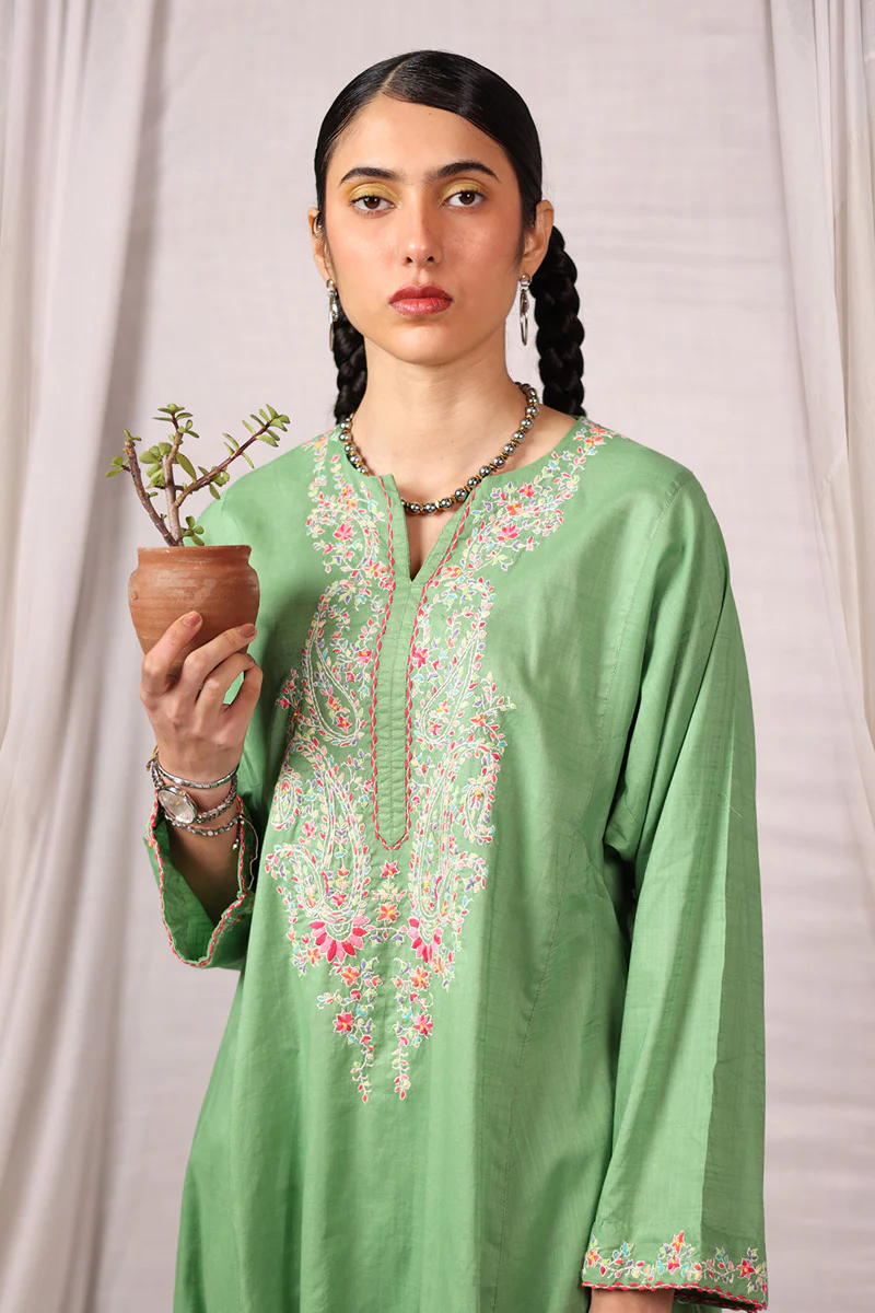 Waadi-e-Farhang Suit - Image 8