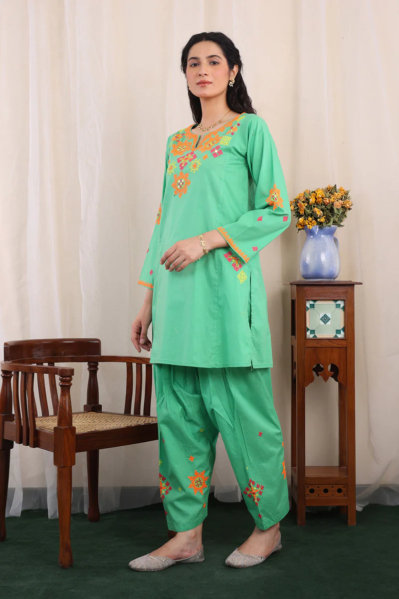 Kitsch Tales Sheeshakari 2-Piece - Image 3