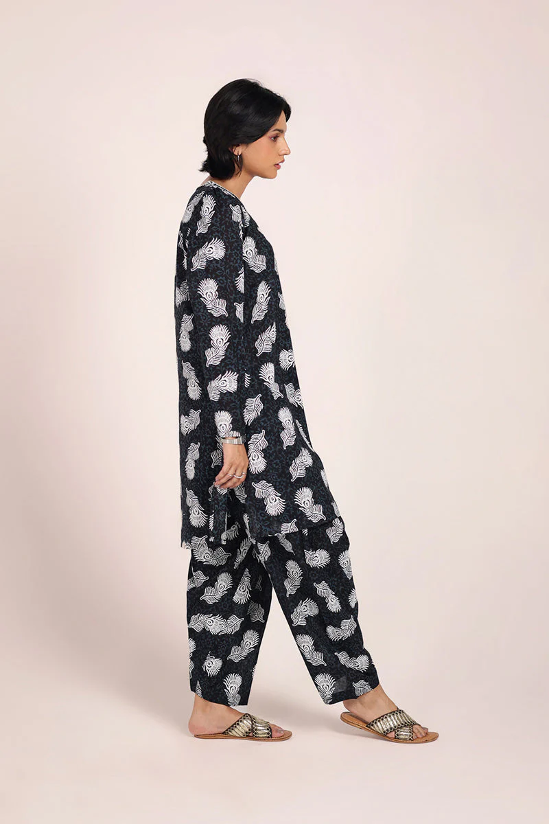 Feather Flow Whim Ensemble - Image 14