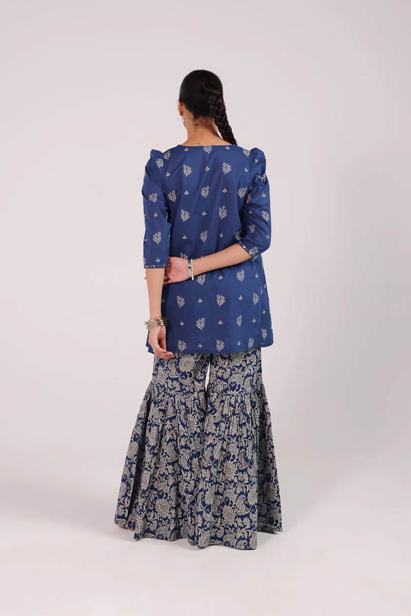 Jacquard Majesty Gharara Suit - Image 18