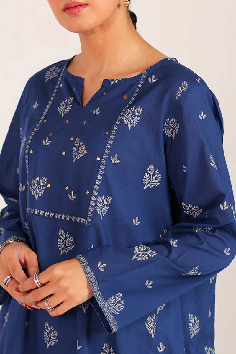 Jacquard Majesty Mukesh Ensemble - Image 14