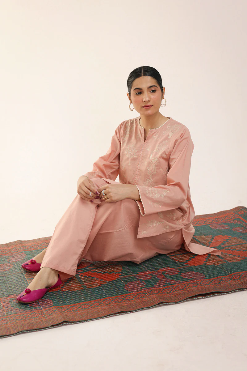 Iconic Faras ensemble - Image 8