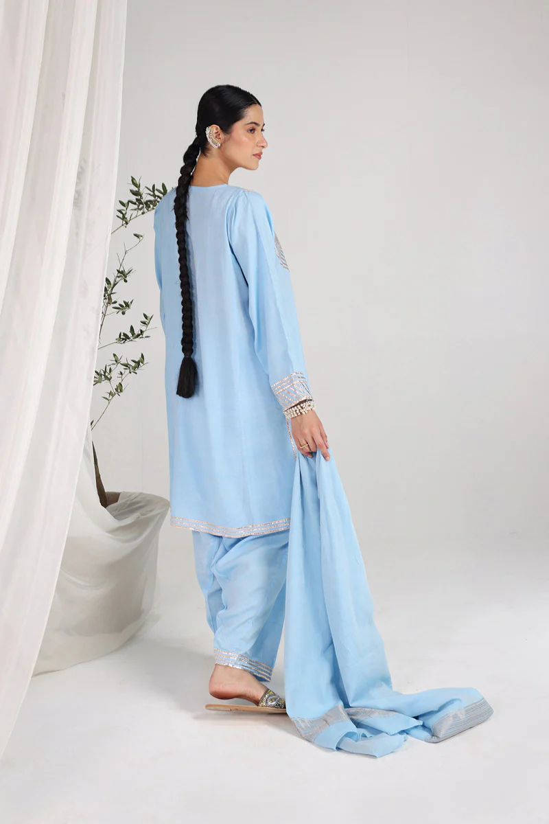 Sunehri Naqsh Zareen Suit - Image 14