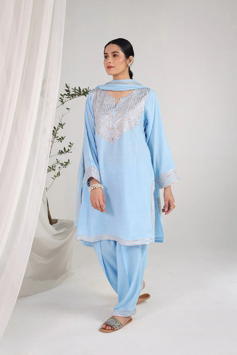 Sunehri Naqsh Zareen Suit - Image 18