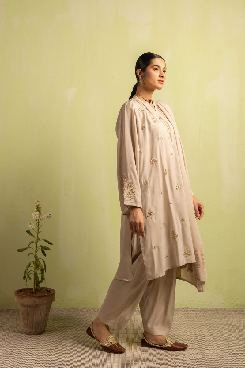 Zareen Zardar Suit - Image 6