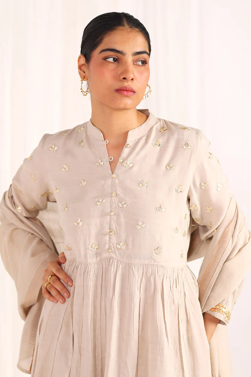 Zareen Gota Grace Suit - Image 11