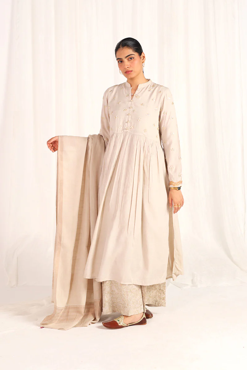 Zareen Gota Grace Suit - Image 13