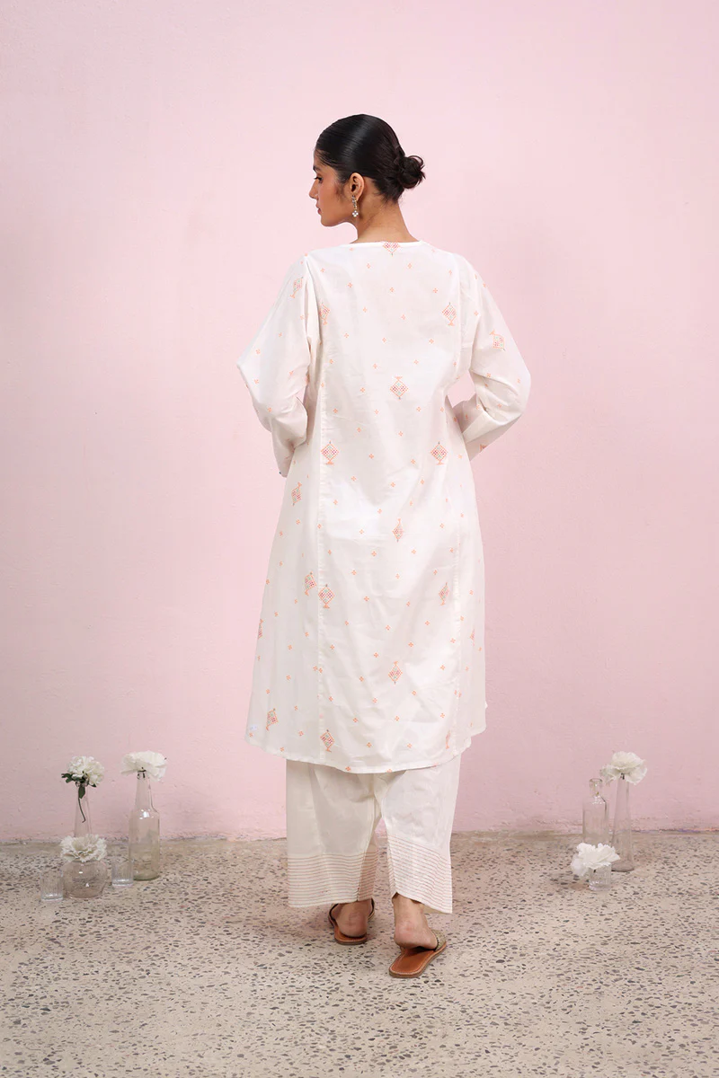 Tangalia Tales Woven Duo - Image 5