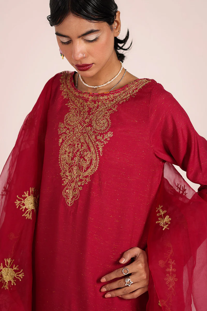 Bold Hues of Red 3-Piece Suit - Image 2