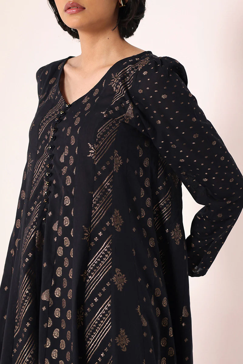 Raat ki Rani Raqs Suit - Image 2