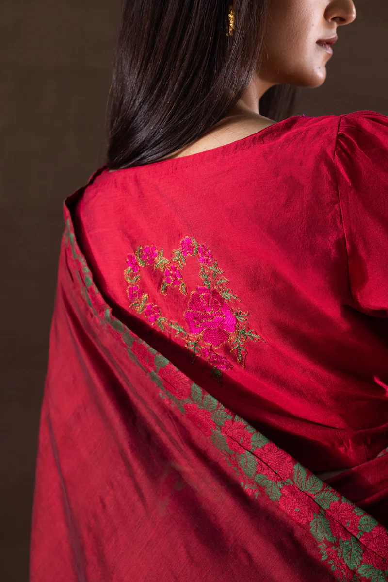 Golden Rose Opulent Saree - Image 8