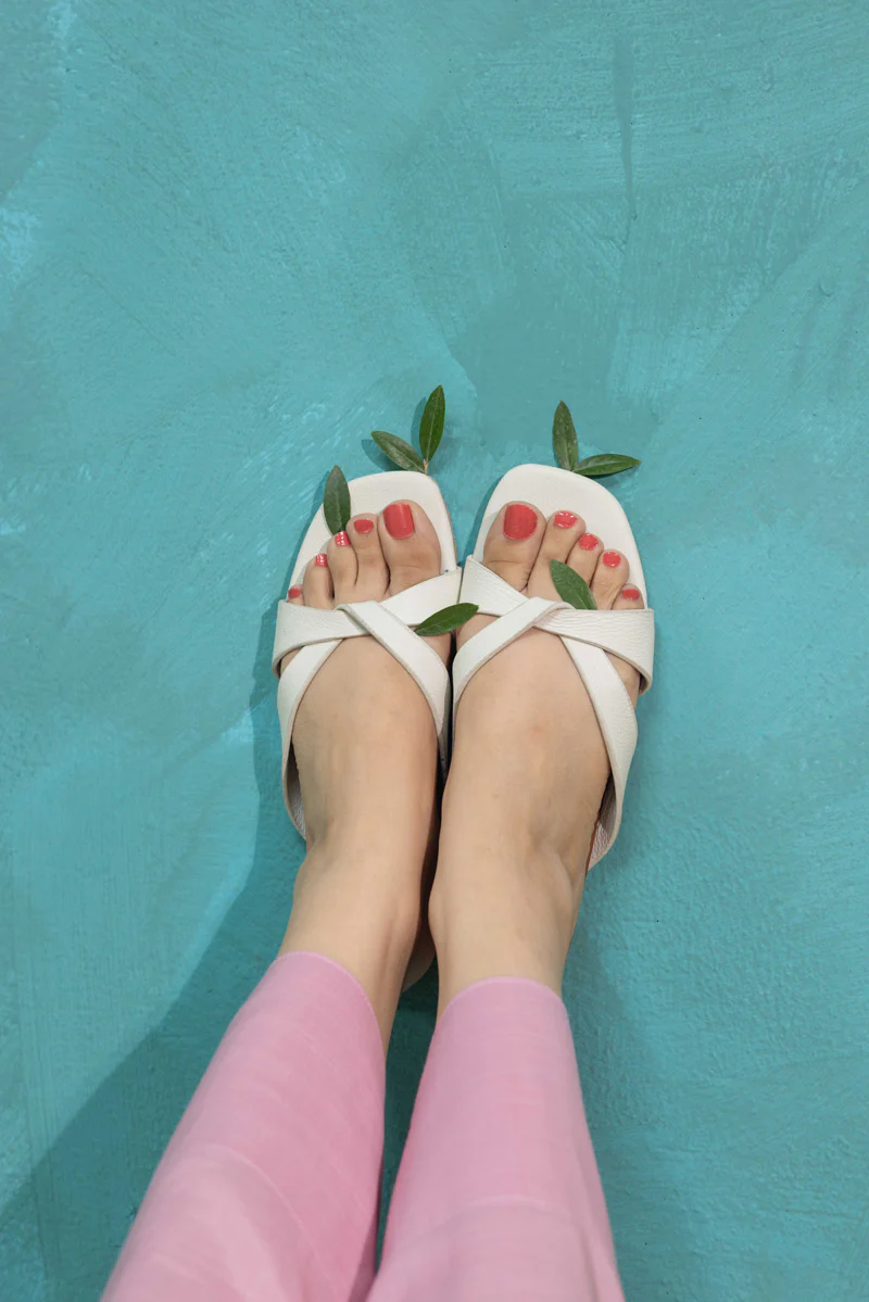 Safed Cross-Strap Leather Slides - Image 3