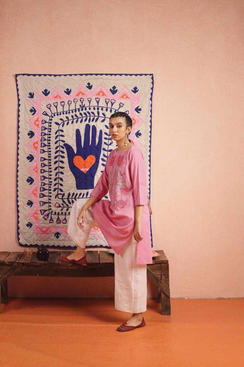 Artisanal Feminine Zaib Kurta - Image 10