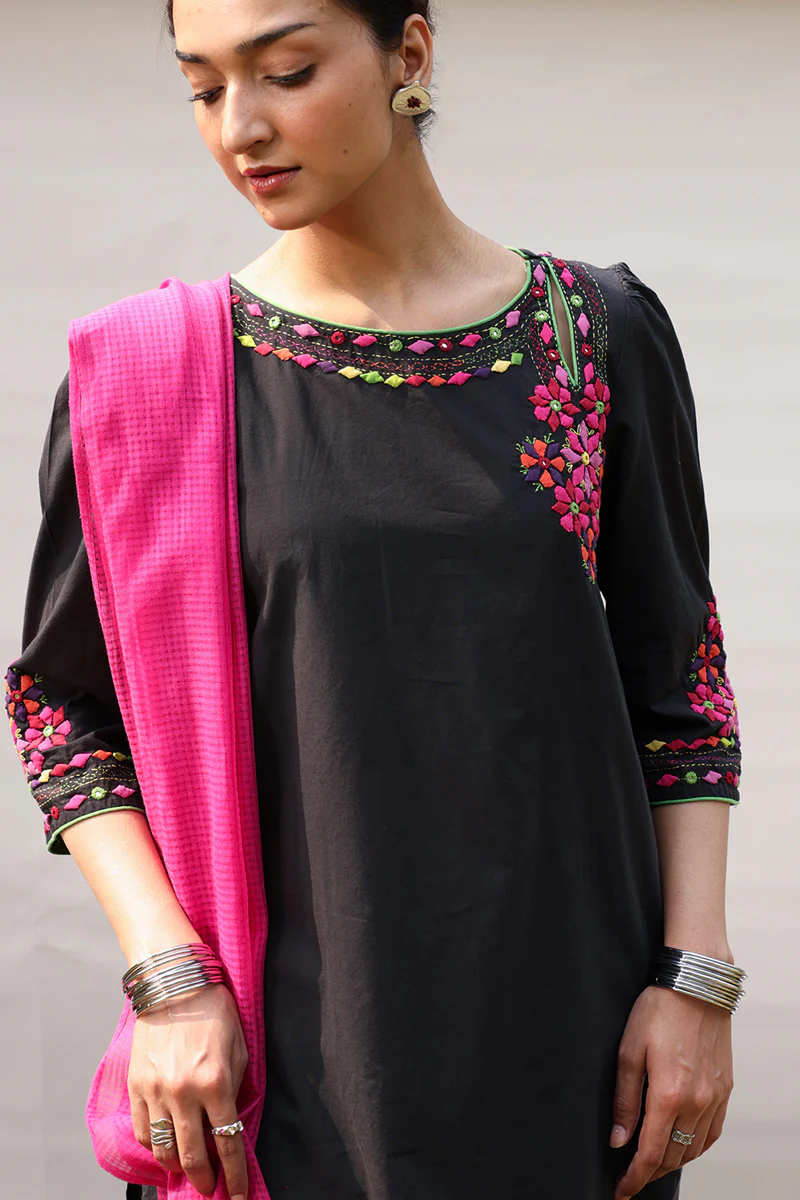 Hand-Crafted Kutch Bazaar Set - Image 10
