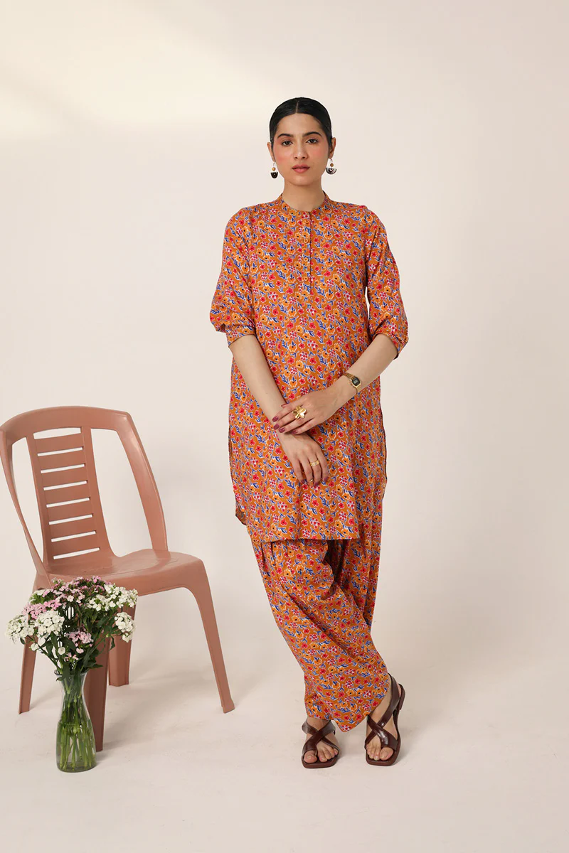 Techno Burst Chic Ensemble - Image 5
