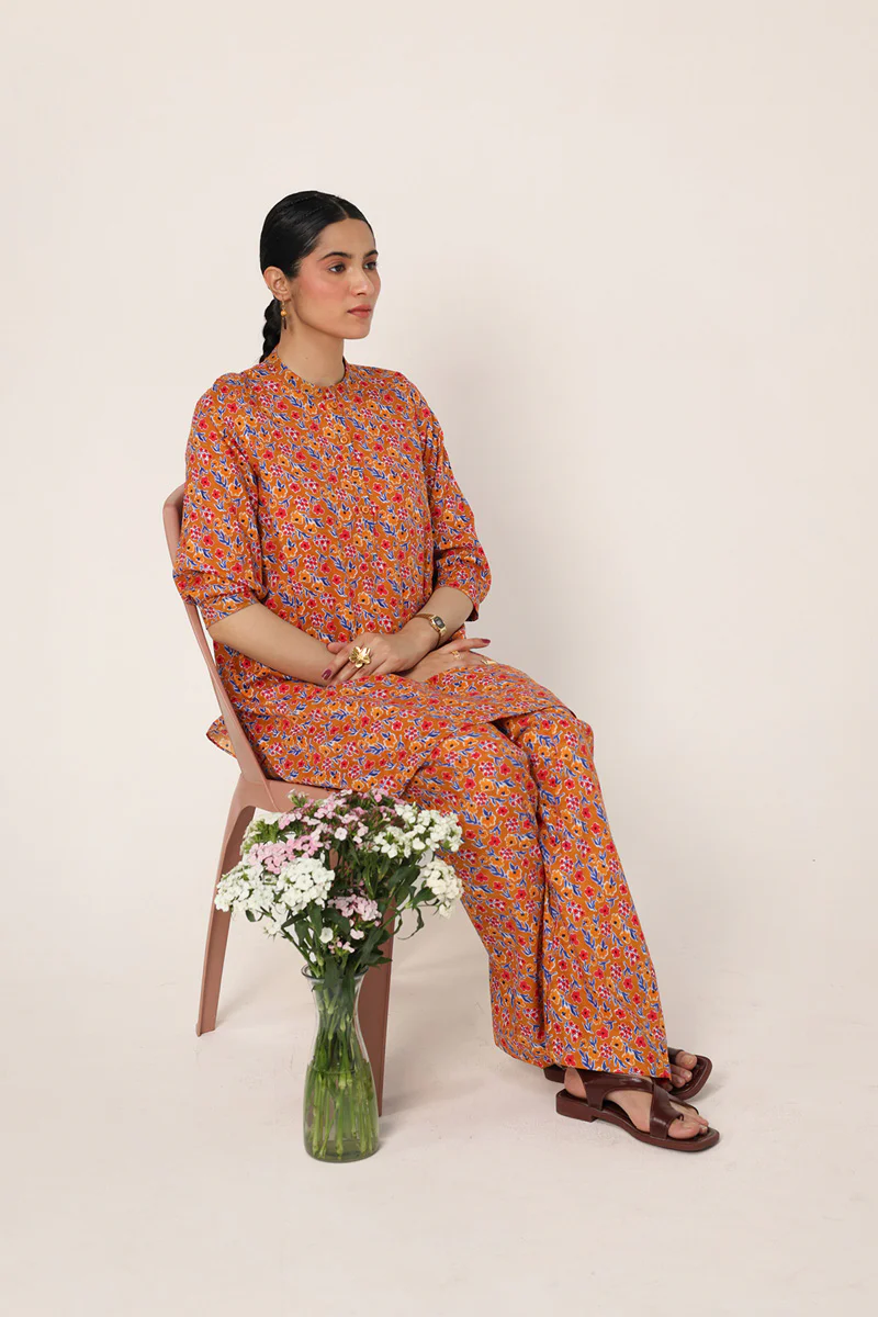 Techno Burst Chic Ensemble - Image 9
