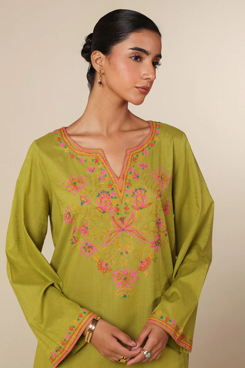 Rangeen Qissay Embroidered Set - Image 11