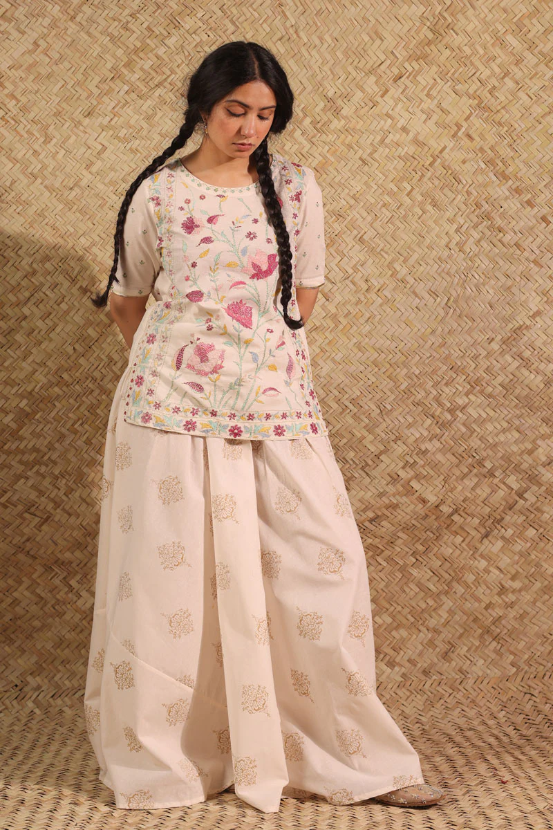 Hand-Crafted Mughal Skirt Set - Image 17