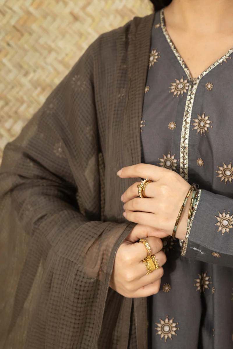 Classic Check Dupatta - Image 2