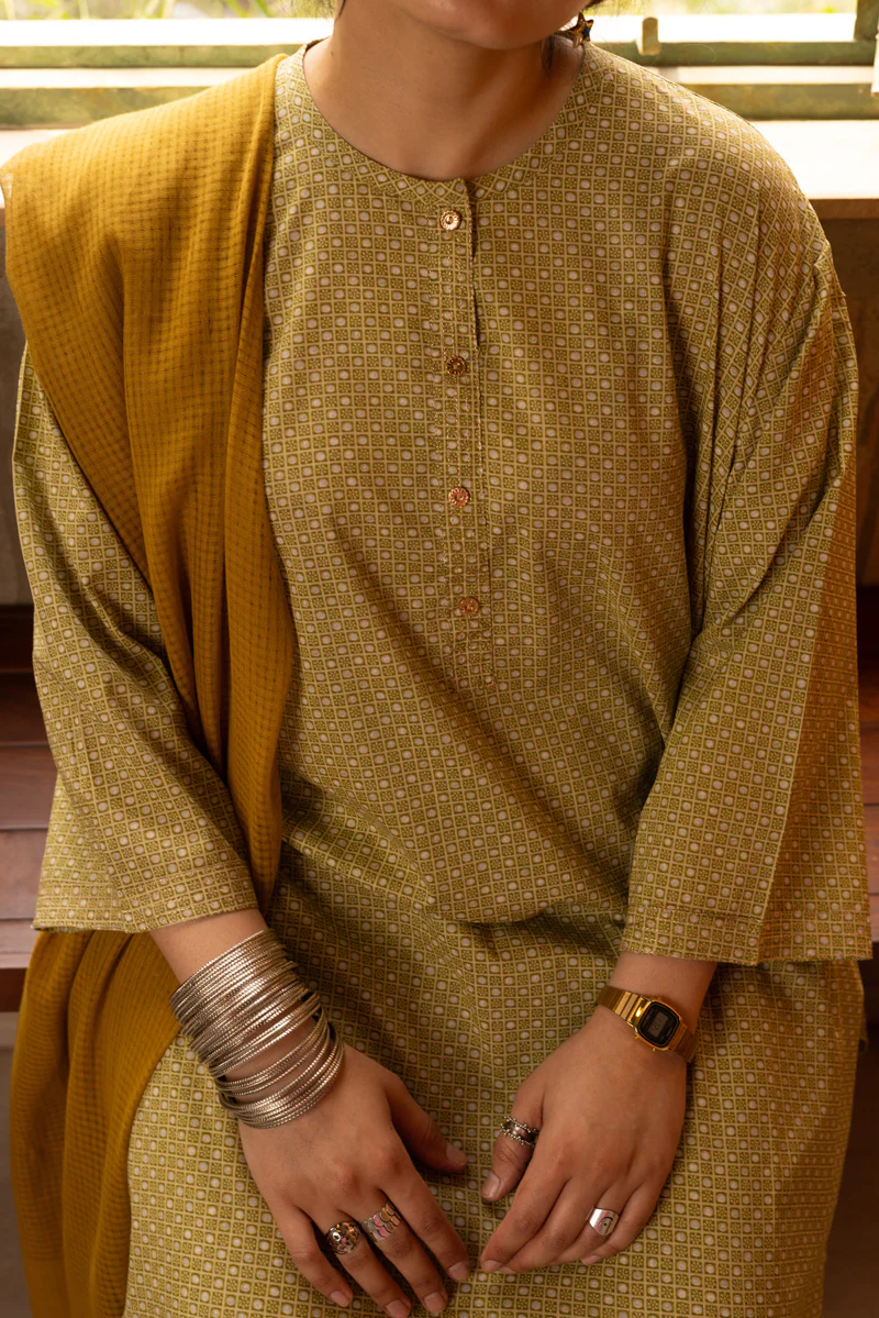 Classic Check Dupatta - Image 2