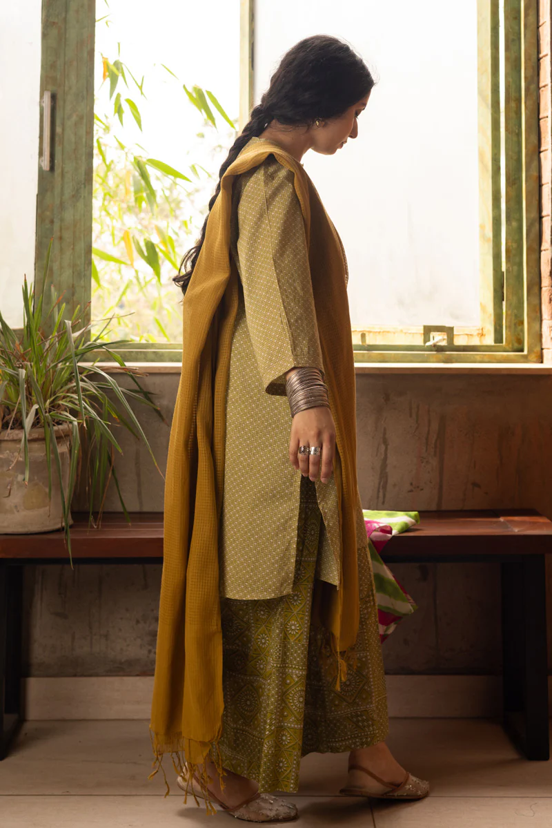 Classic Check Dupatta - Image 3