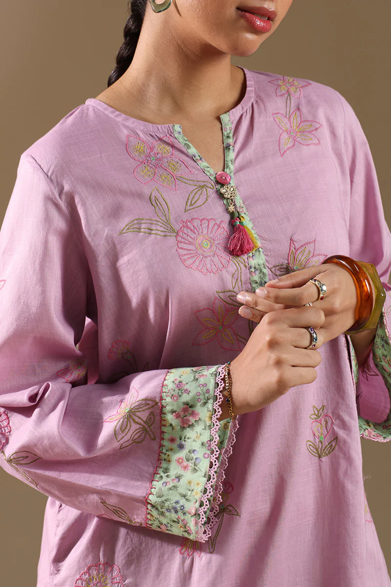 Blush Field Tassel Set - Image 7