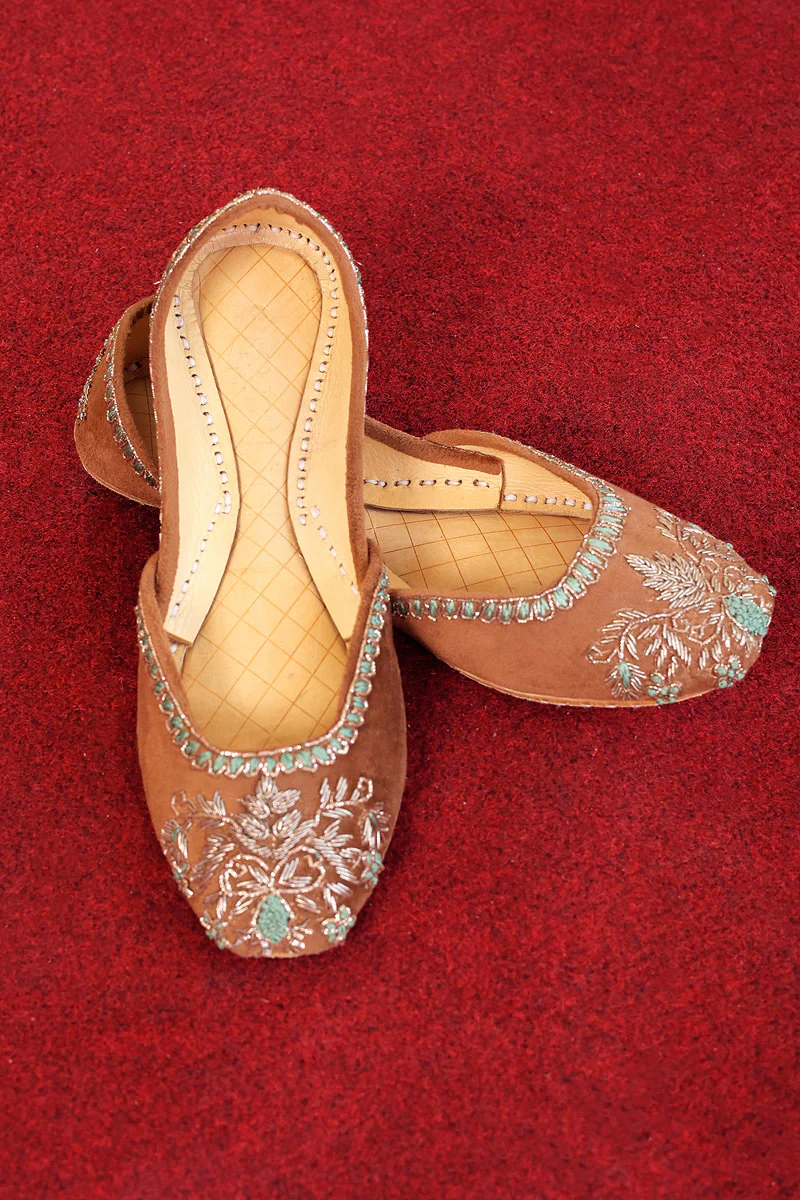 Cinnamon Zardozi Khussa - Image 3