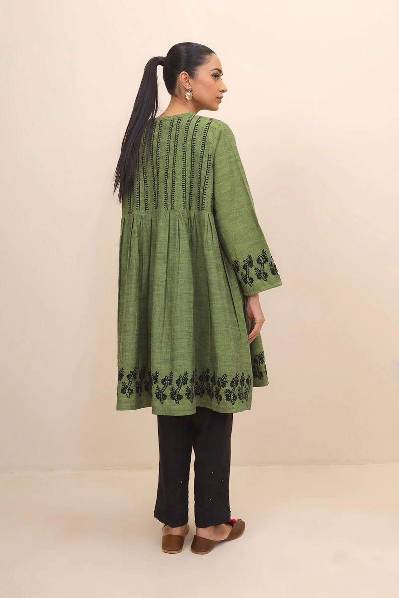 N K R Embroidered Kurta - Image 4