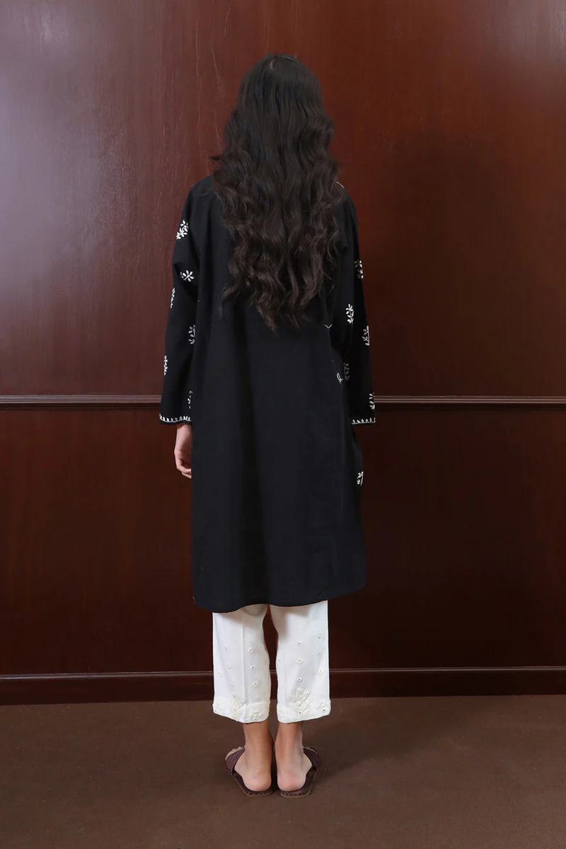 N K R Embroidered Kurta - Image 4