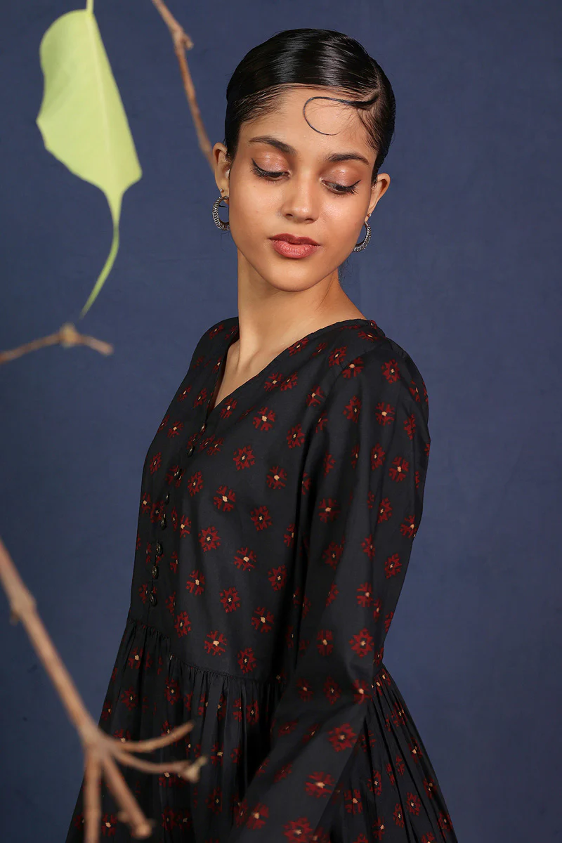 Javanese Batik Indonesian Dress - Image 4