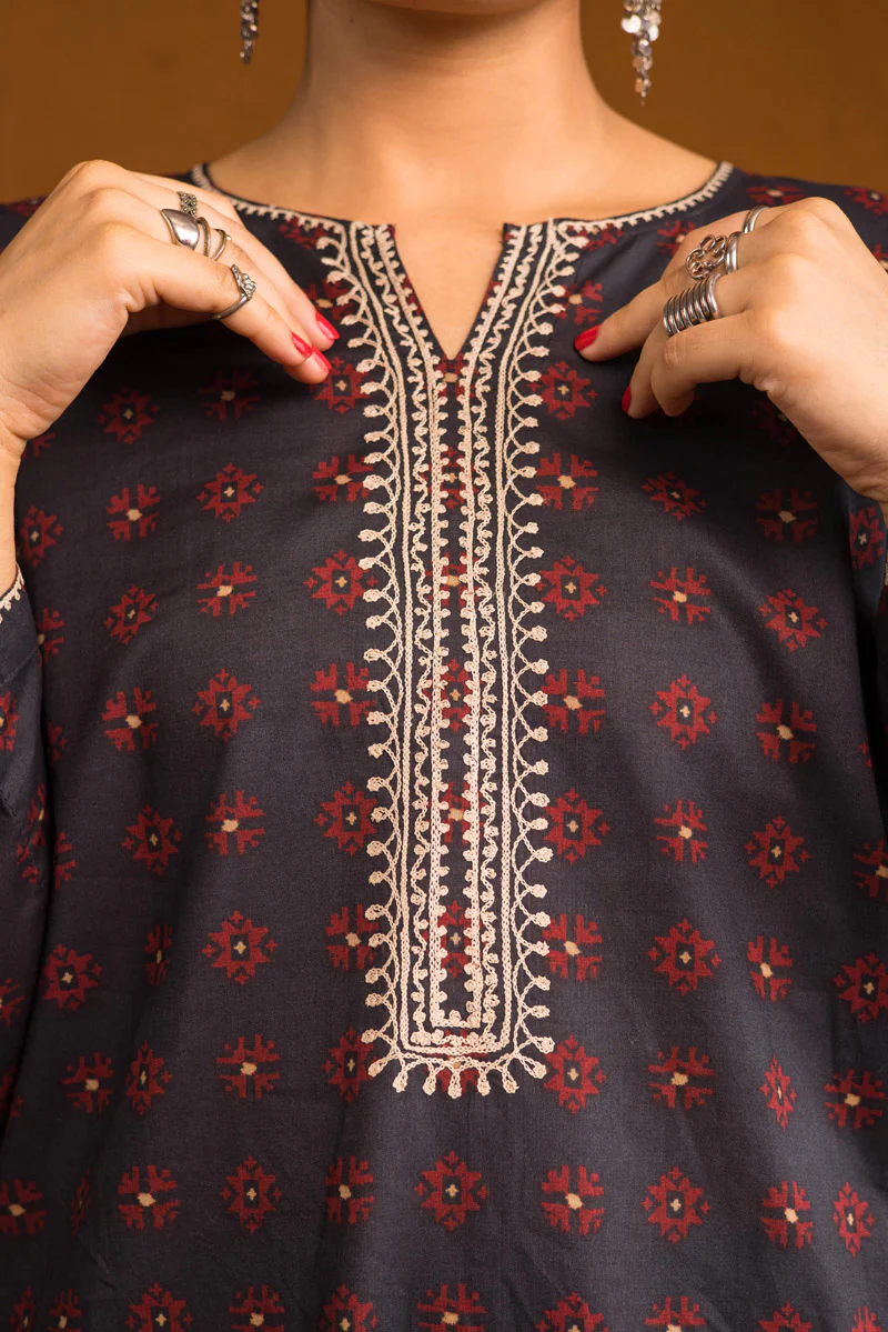 Indonesian Embroidered 2 Piece - Image 4