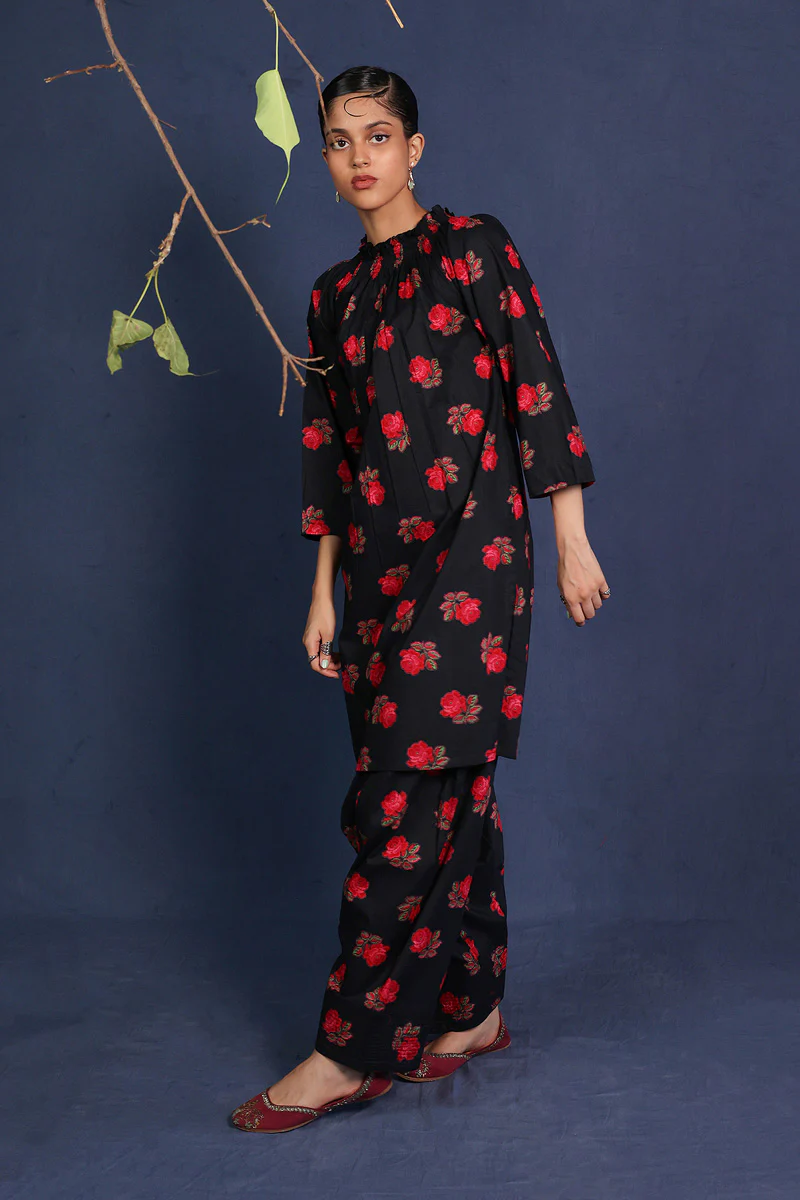 Melancholic Russian Roses 2 Piece - Image 8
