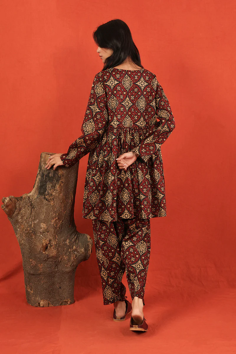 Indonesian Peplum Set - Image 4