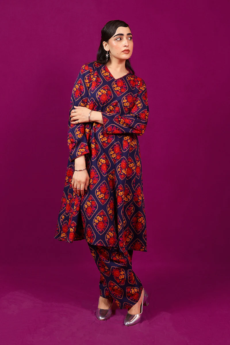 Flared Charbagh 2 Piece - Image 8