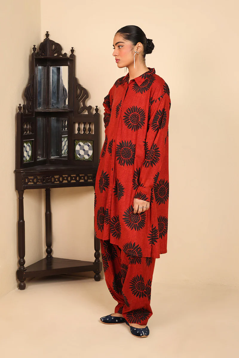 Collared Sunflowers 2 Piece - Image 9
