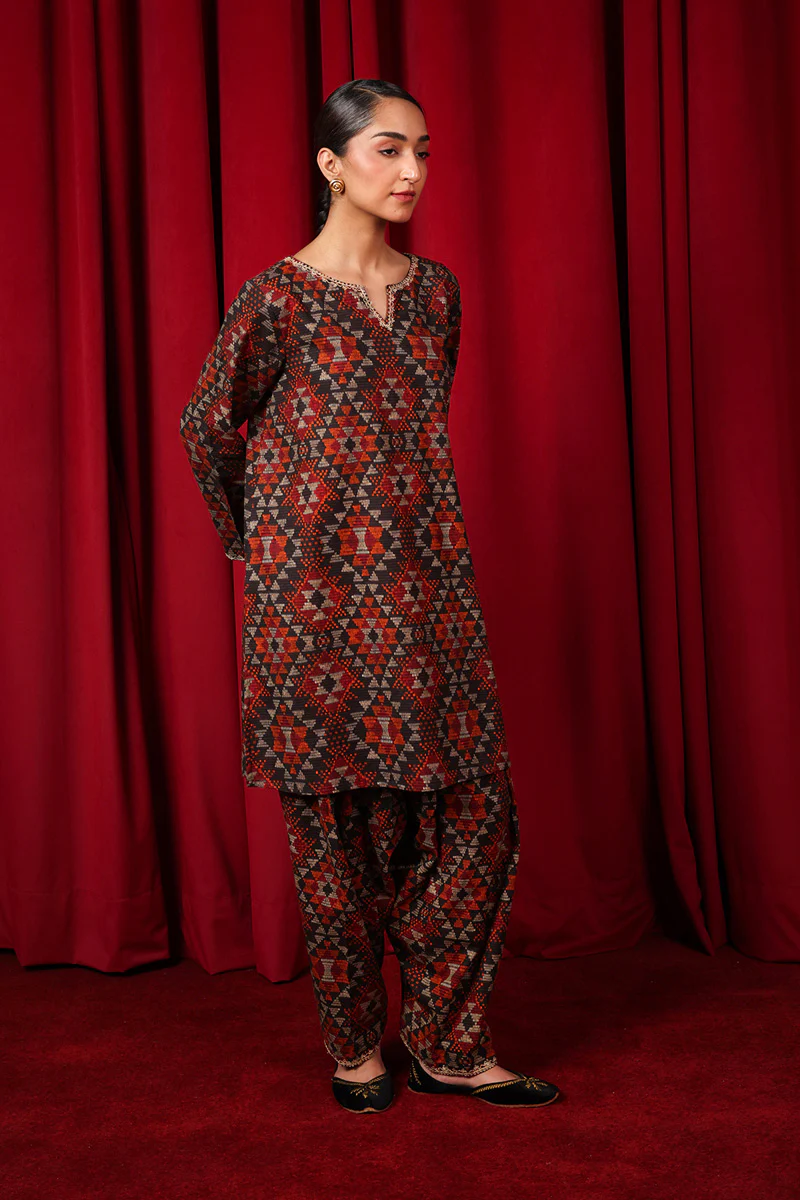 Zulu Ikkat Threads Suit - Image 3