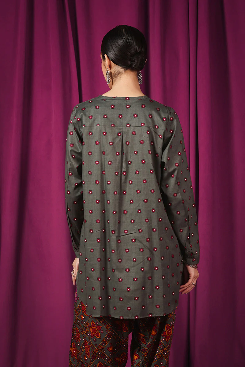 Rich Kutch Kahani Set - Image 13