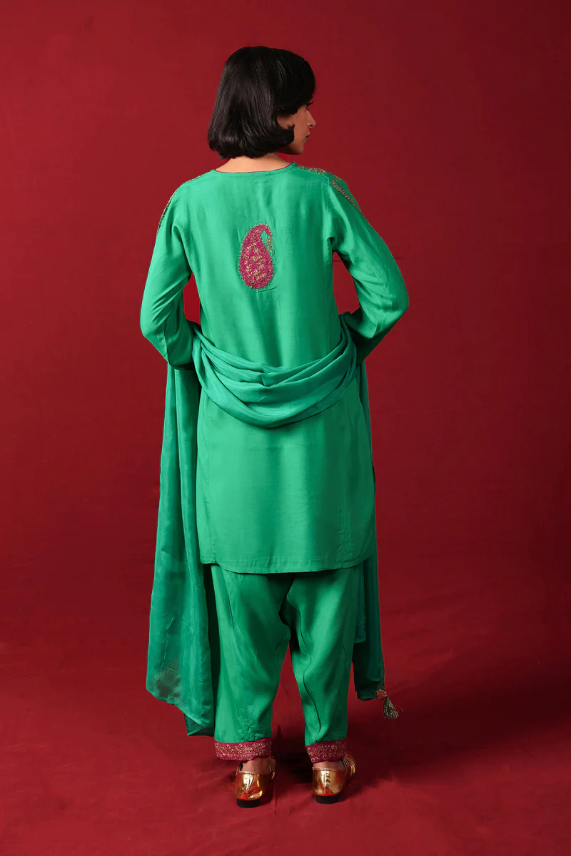 Dilkash Bahar Bano 3 Piece Suit - Image 11