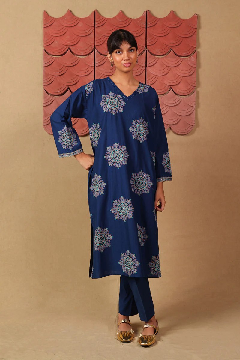 Embroidered Linear Miniature 2 Piece - Image 3