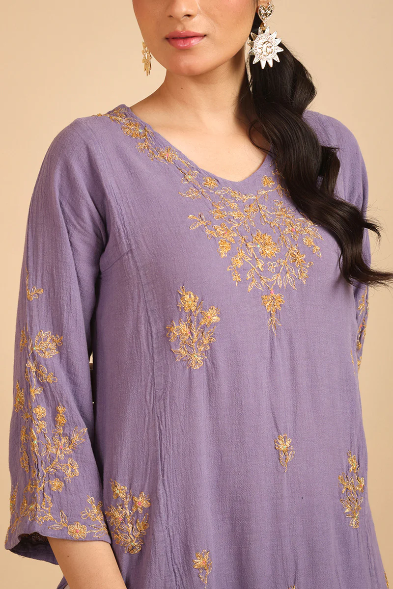 Embroidered Sona Chandi Kurta - Image 3