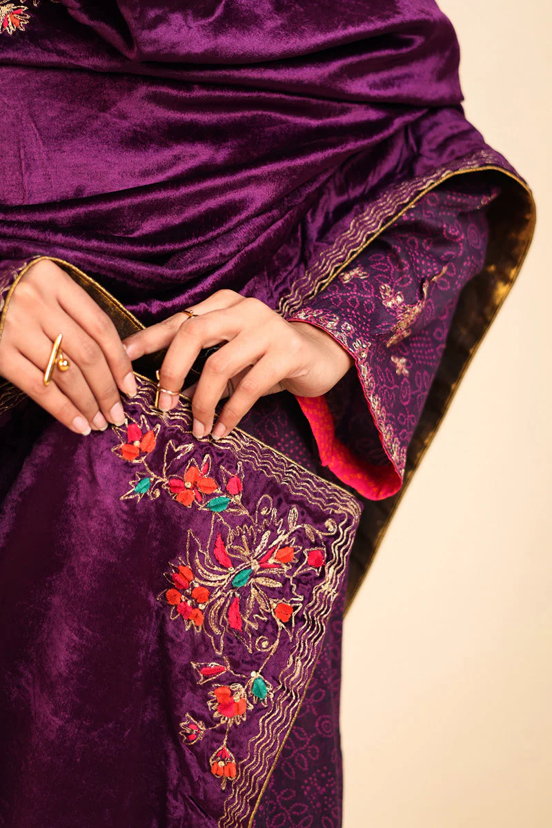 Marorri Velvet Shawl - Image 13