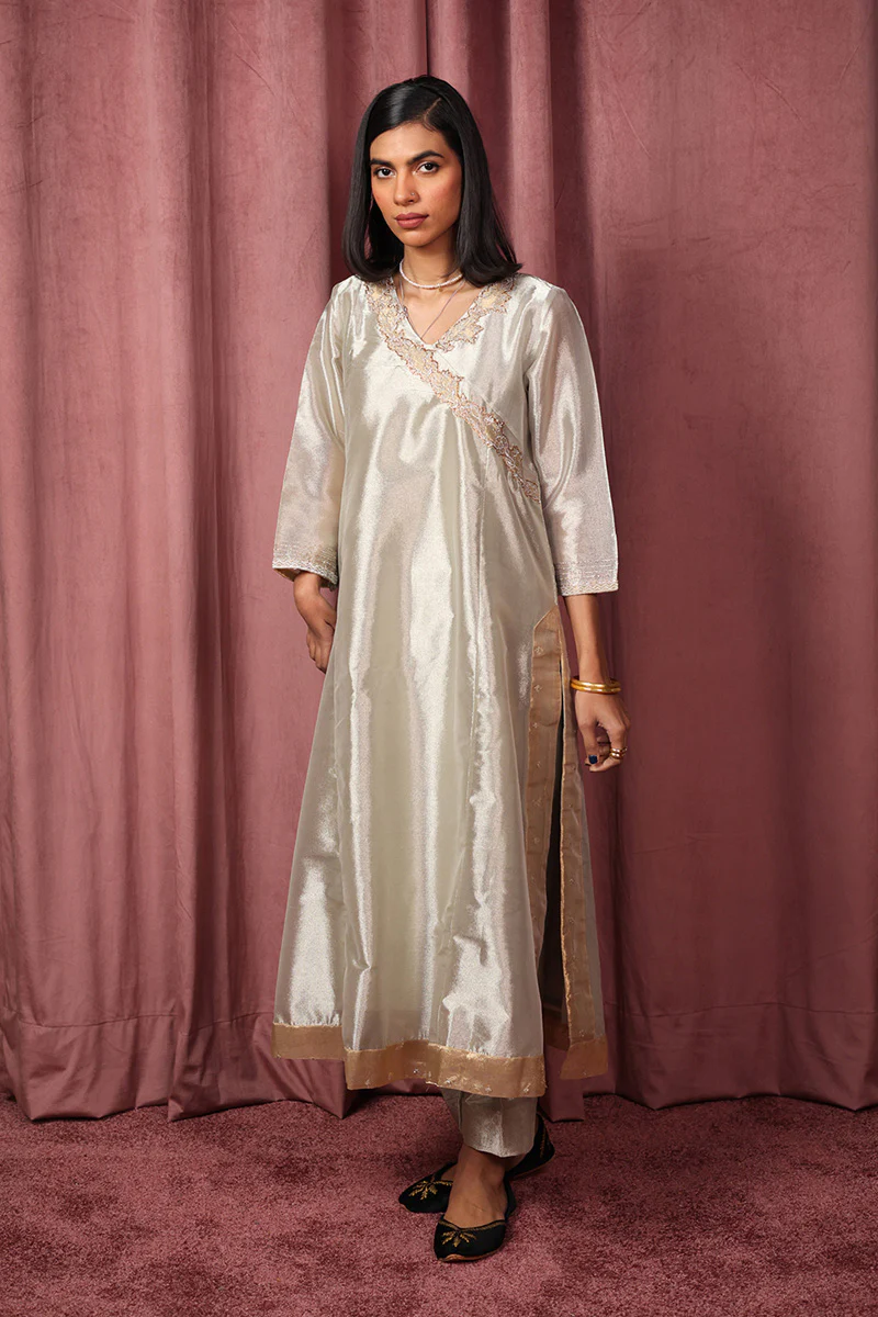 Sunehri Chadder Regal Suit - Image 2