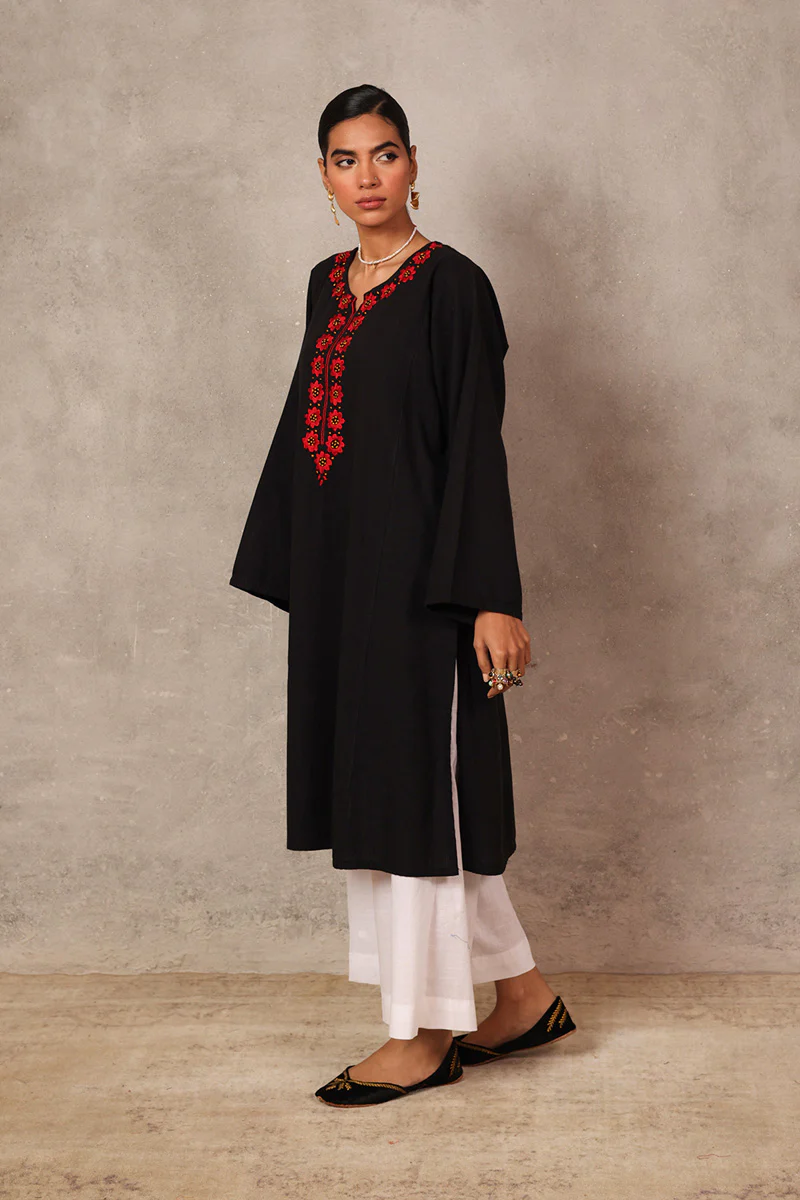 N K R Applique Ensemble - Image 3