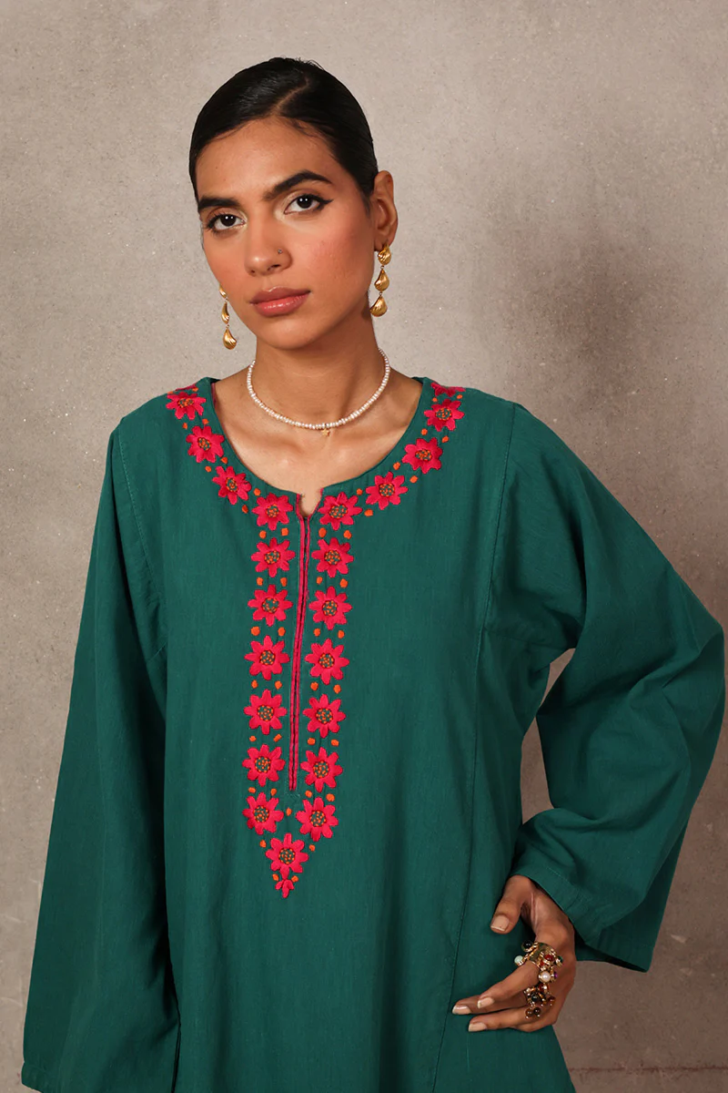 N K R Applique Ensemble - Image 6